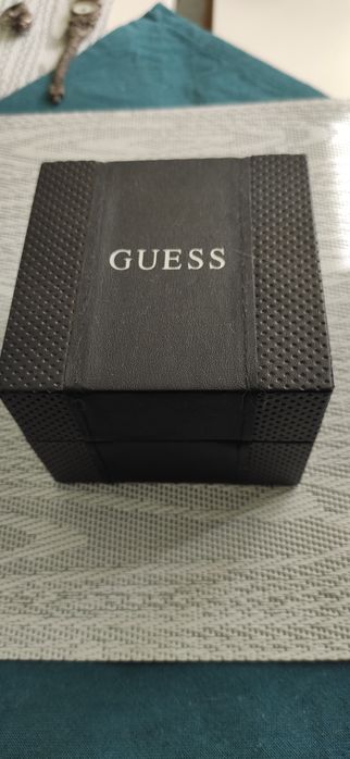 Часы женские.GUESS