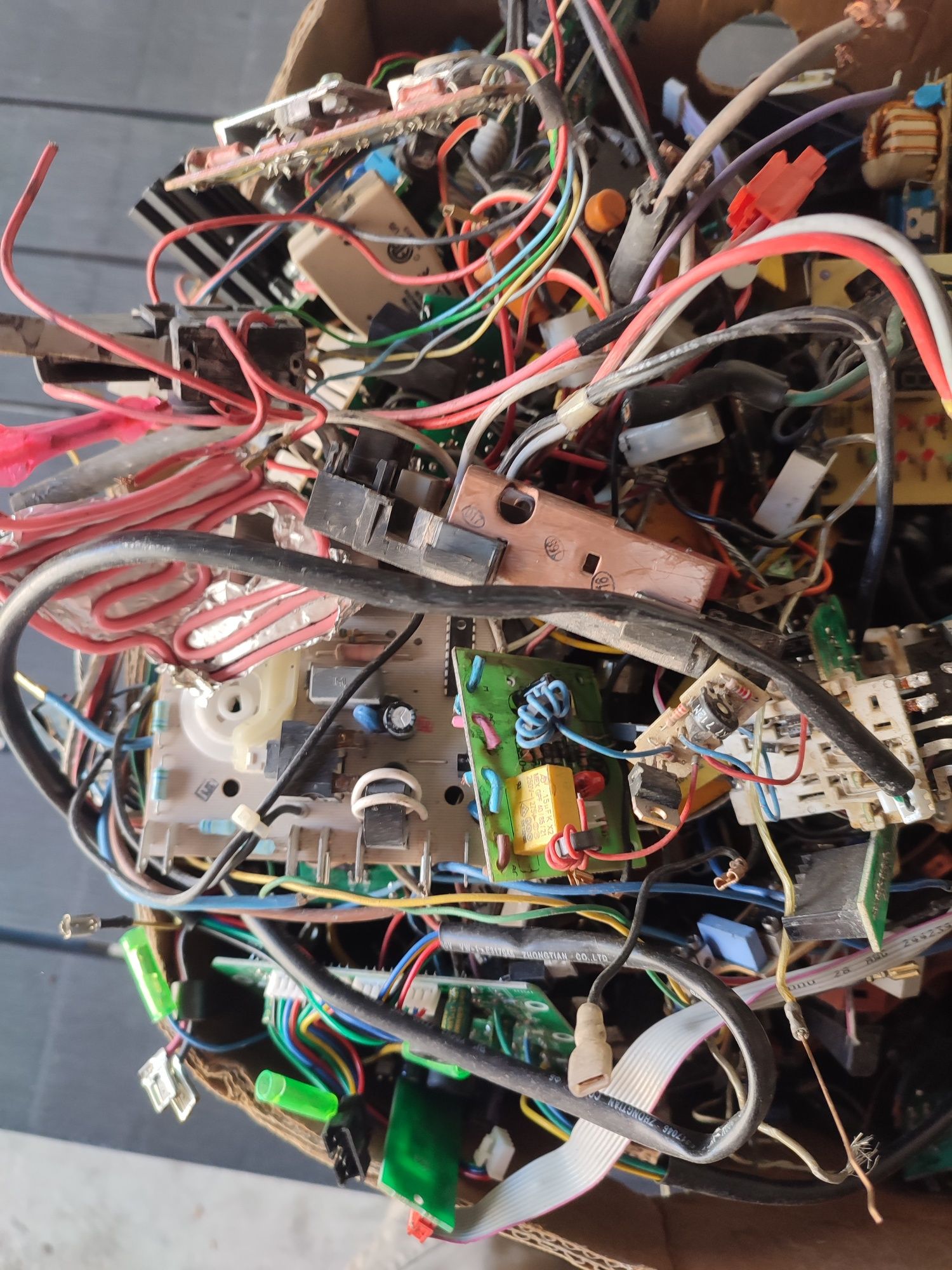 Stara elektronika płytki włączniki złom PRL UNITRA Radmor