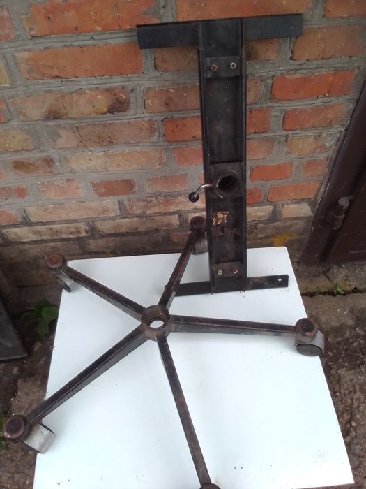 Столик - подставка для телевизора