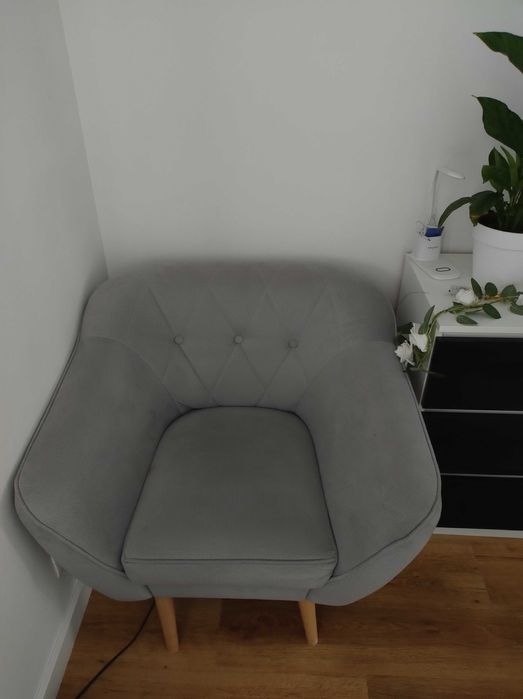 Zestaw dwóch sof plus fotel