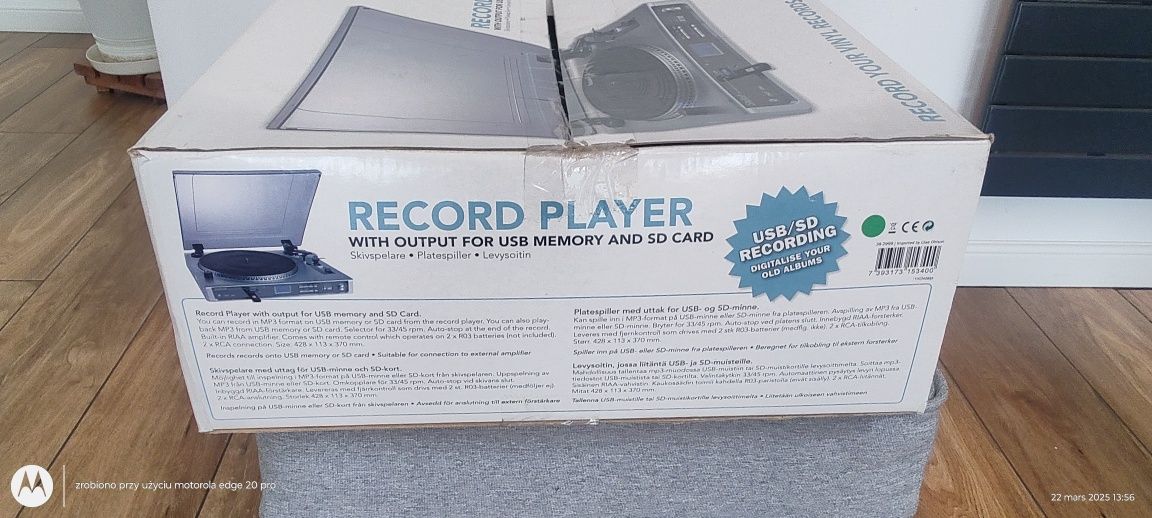 record player with output for usb memory and sd card