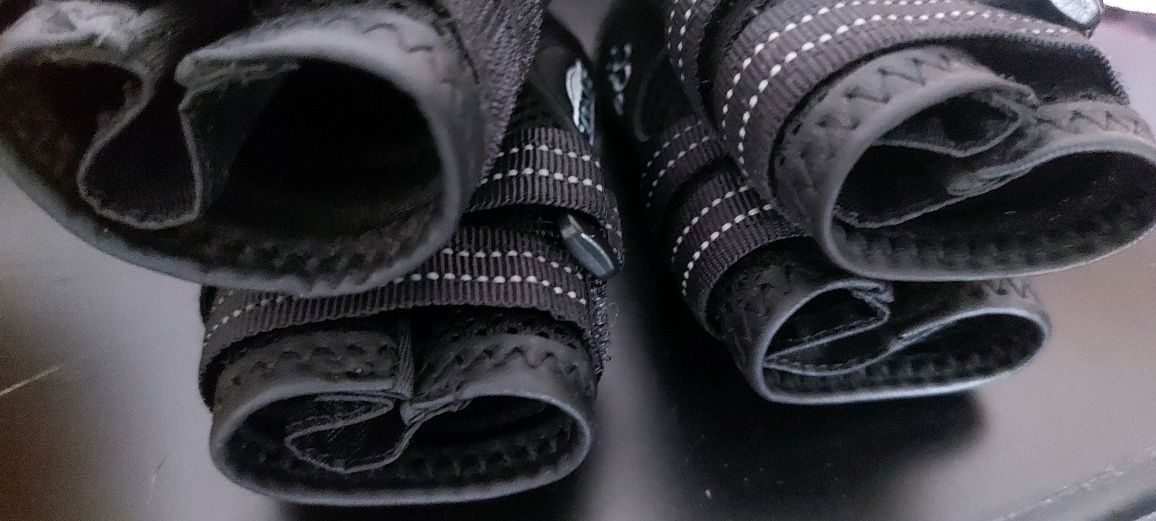 4 buty (dwie pary) dla psa Trixie Walker Active rozm. 5