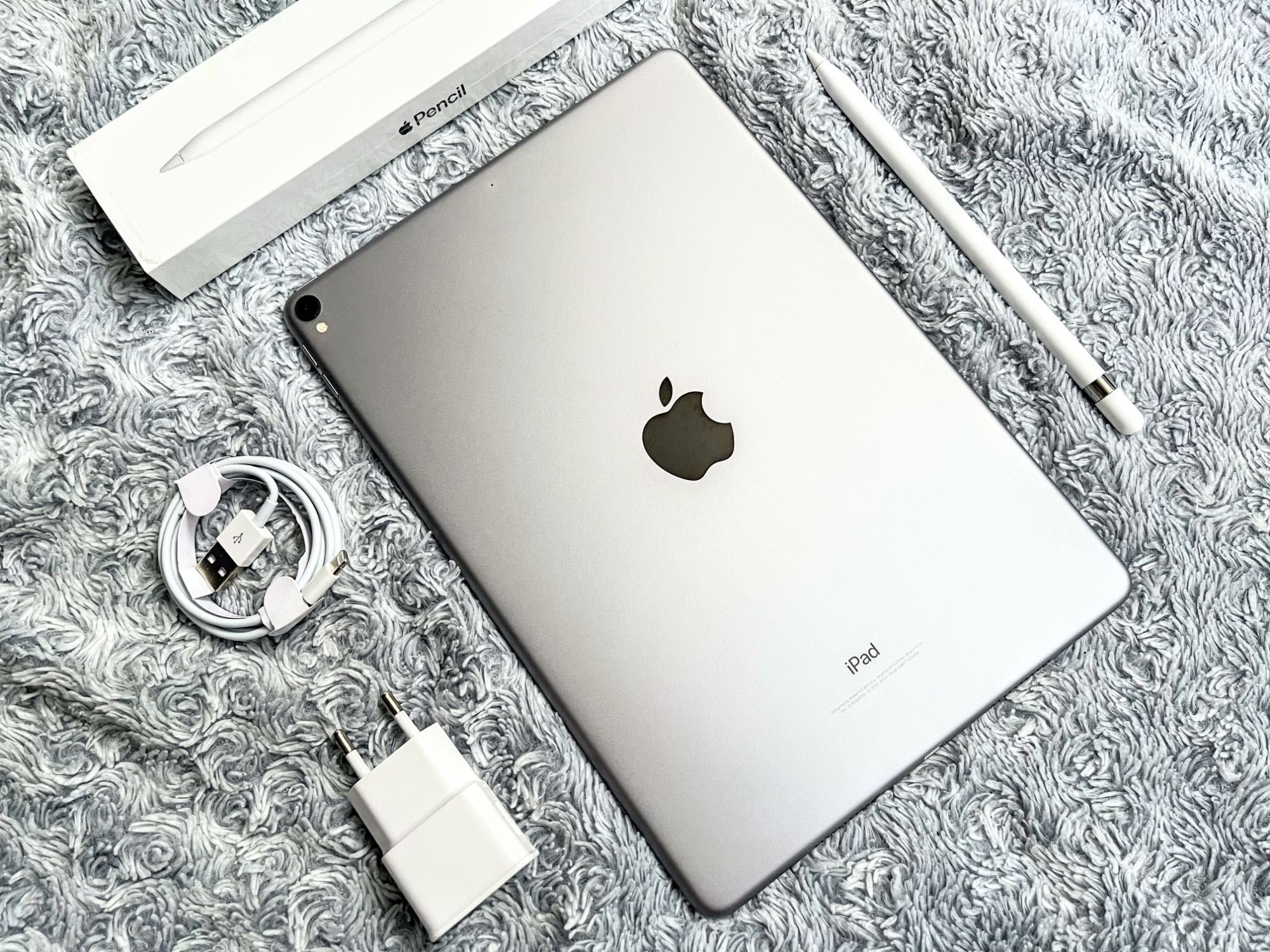 IPad Pro 10.5 (256 gb) wi-fi, как новый + стекло! А1701