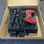 PS4 Slim (800GB) com acessorios