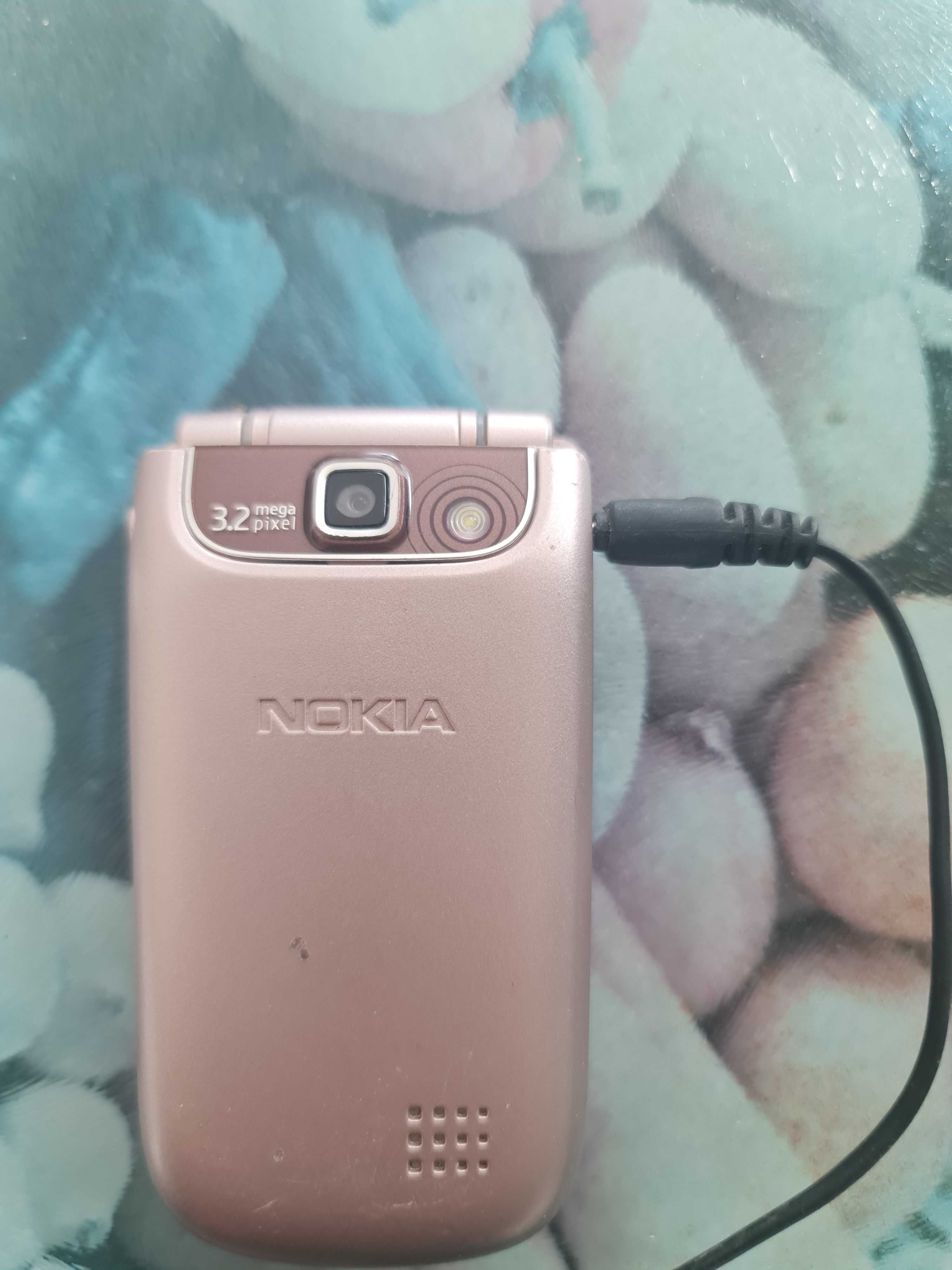 Telefon komórkowy Nokia 3710 Fold