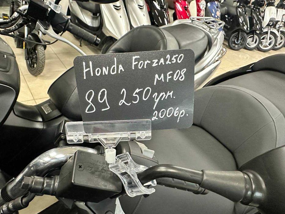 Максі-скутер Honda Forza 250 Z MF08 АКЦІОННА ЦІНА!