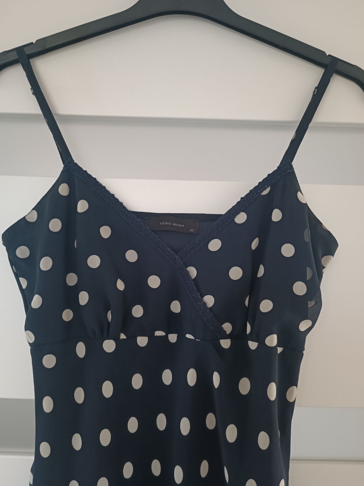 Śliczna elegancka sukienka damska granatowa w grochy Vero moda r.36