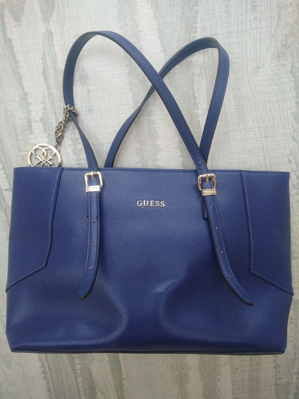 Продам сумку GUESS(оригінал) у відмінному стані.