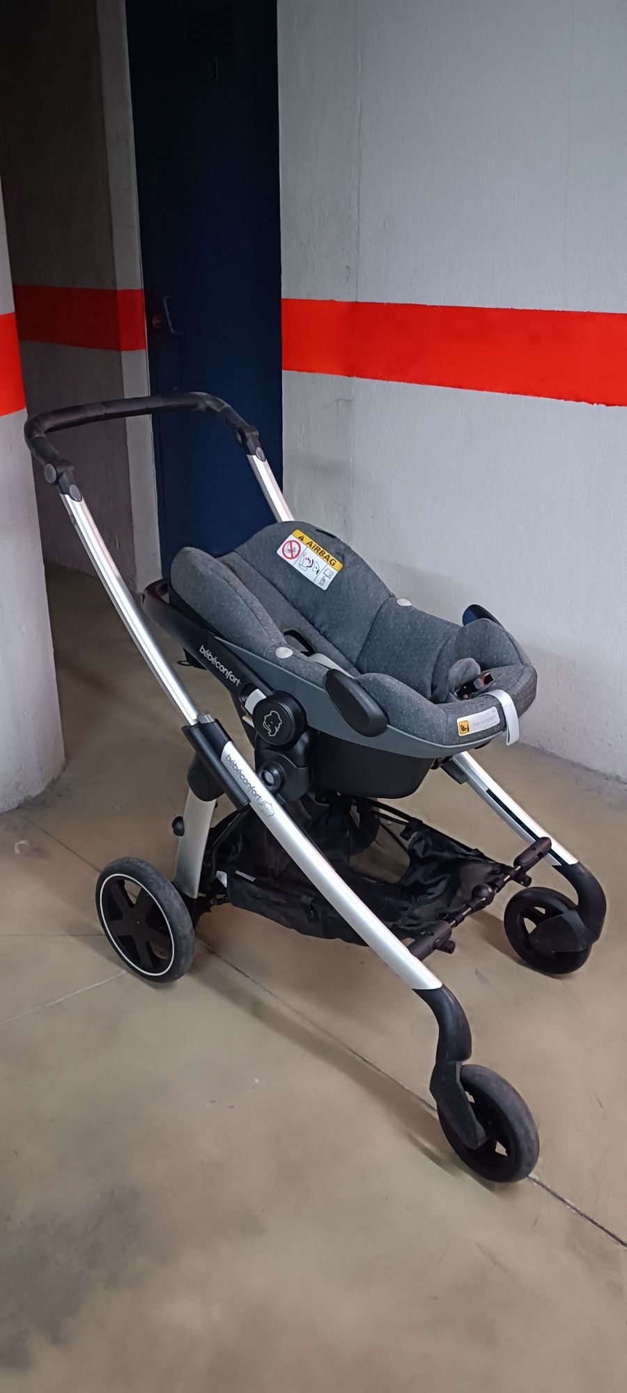 Vendo carro e ovo bebé Confort