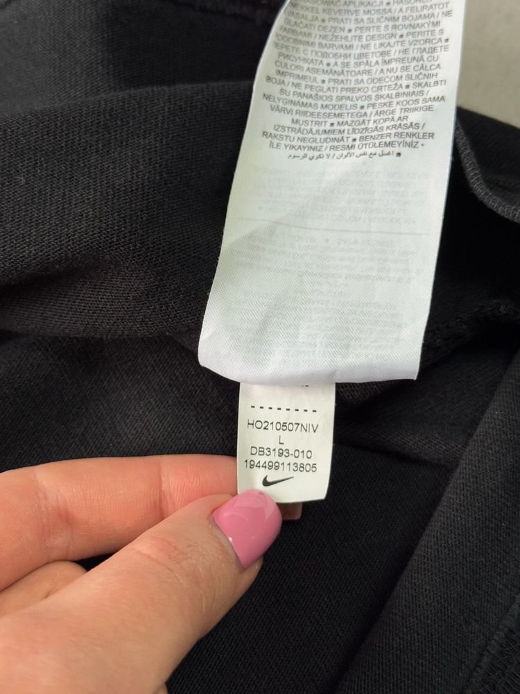 Футболка чорна чоловіча Nike center logo oversized оригінал