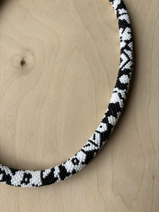 Джгут-кольє з бісеру