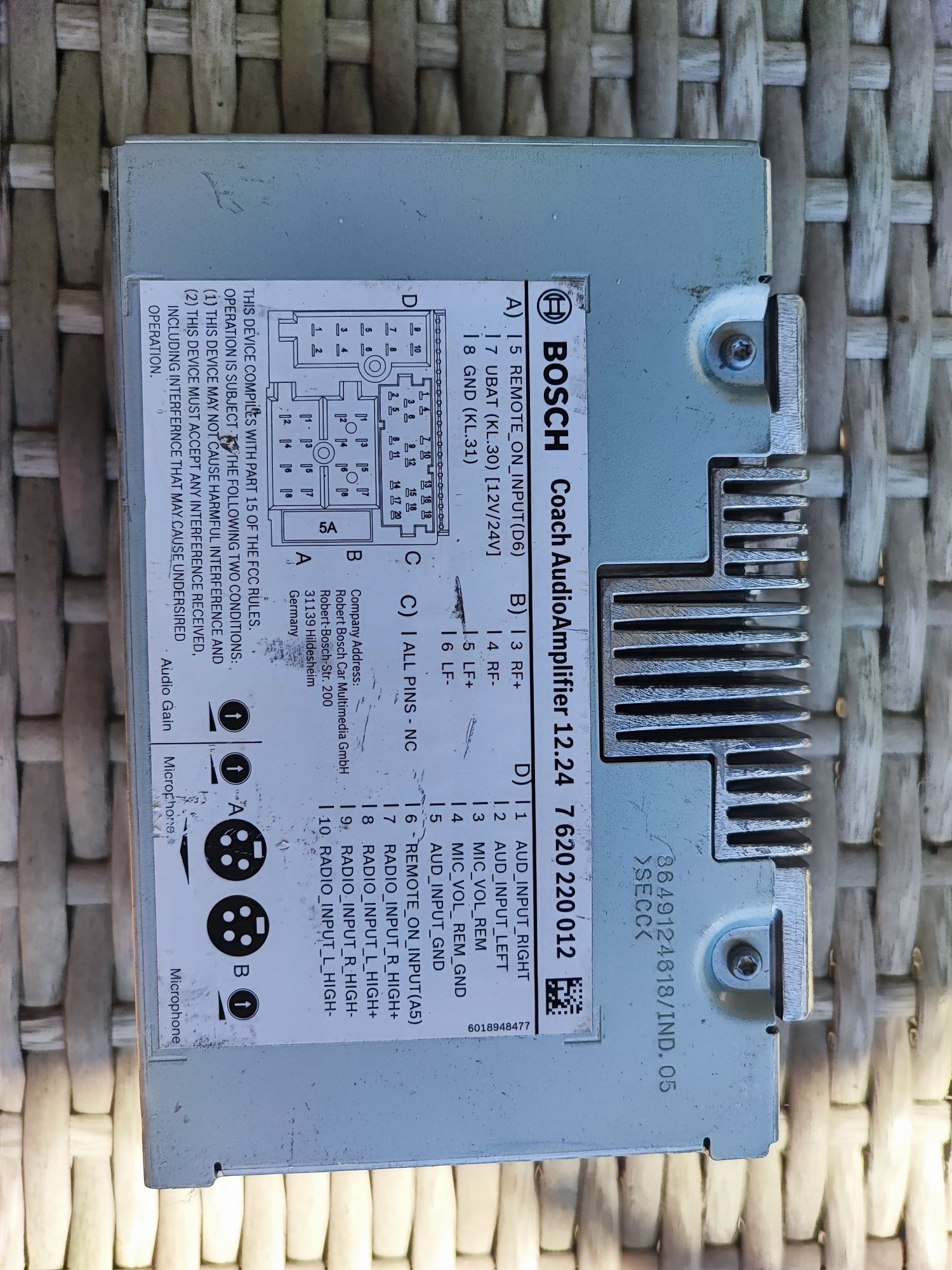 Wzmacniacz audio Bosch 12/24 volt