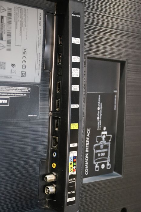 Samsung  UE 55KU6459U     55  дюймов