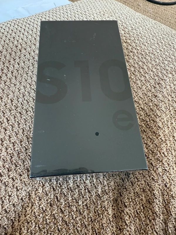 Samsung Galaxy S10e novo