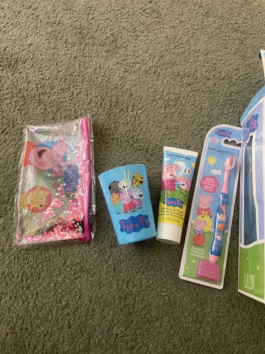Peppa pasta do zębów szczoteczka kubek kosmetyczka 2608