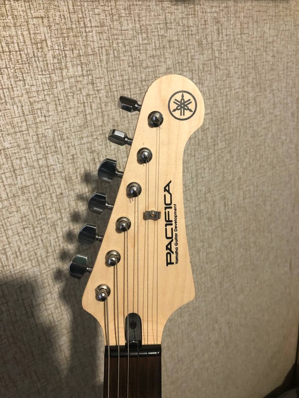 Yamaha Pacifica 012