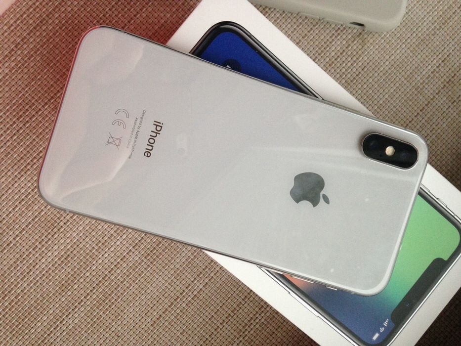 Телефон iPhone X, 64 gb