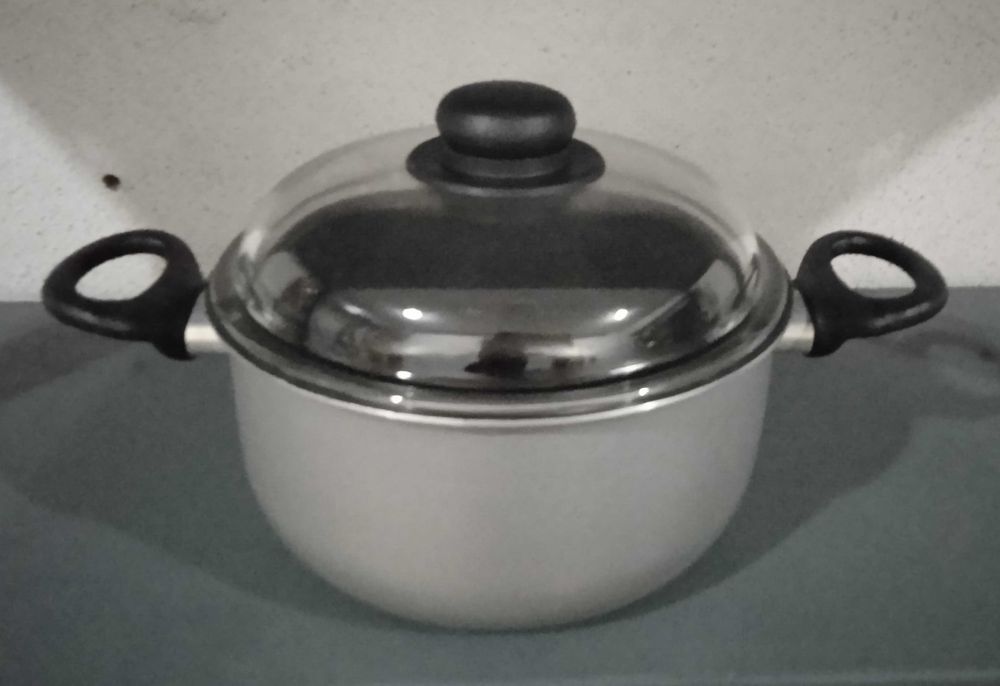 Frigideira e Panela material anti-aderente