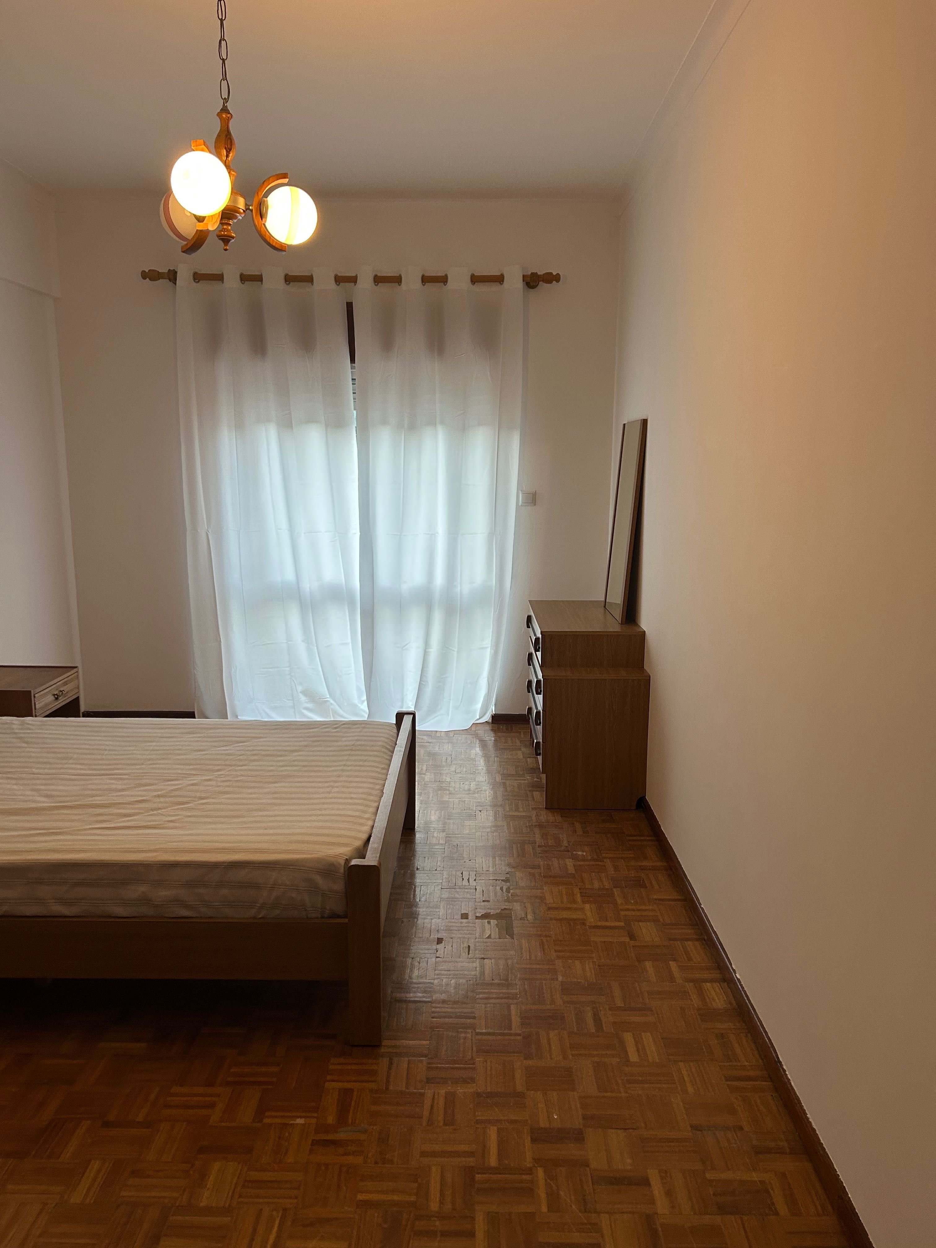 Aluga-se Quarto Centro da Cidade