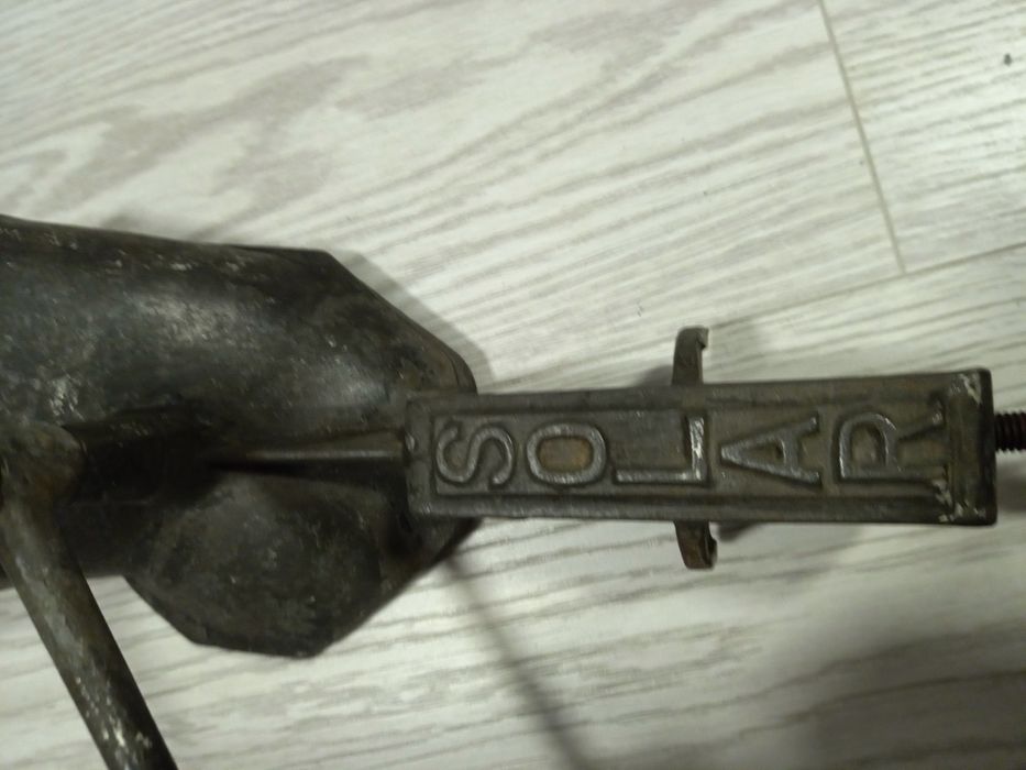 Zabytkowa maszynka do tarcia SOLAR