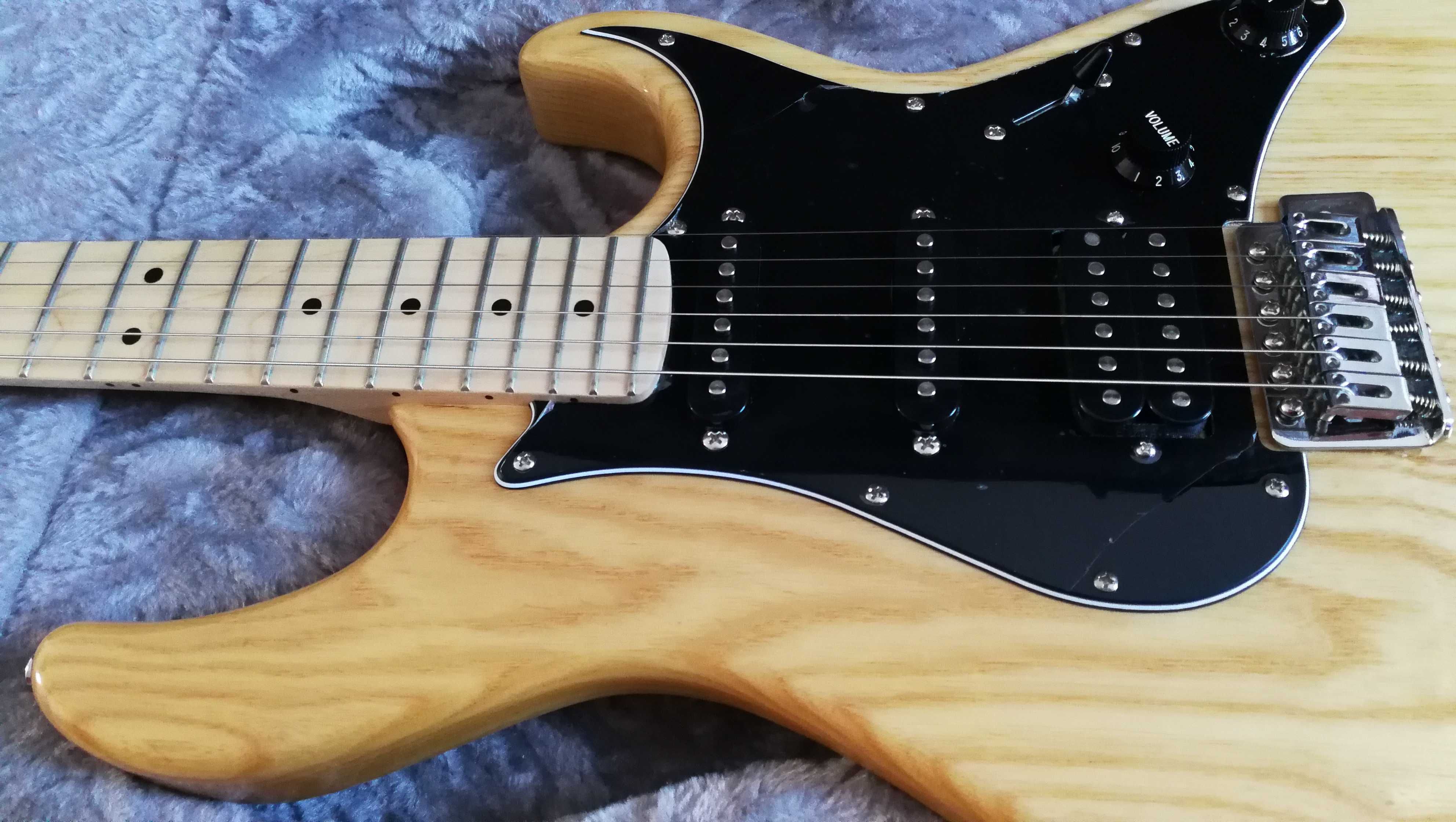 Gitara elektryczna Superstrat Cort