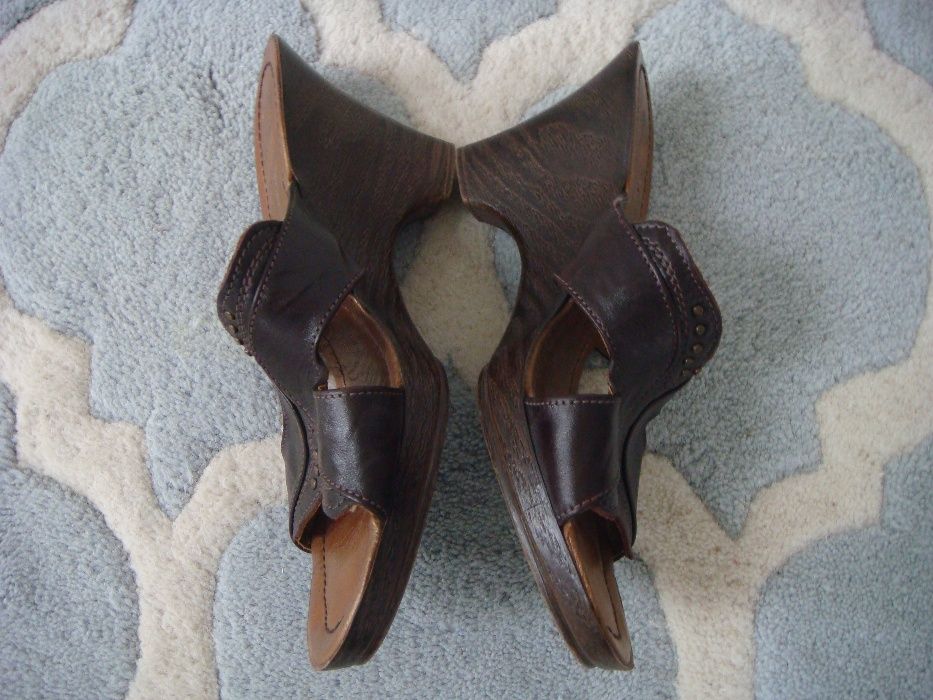 brązowe klapki / sandały na koturnie / buty nr 38
