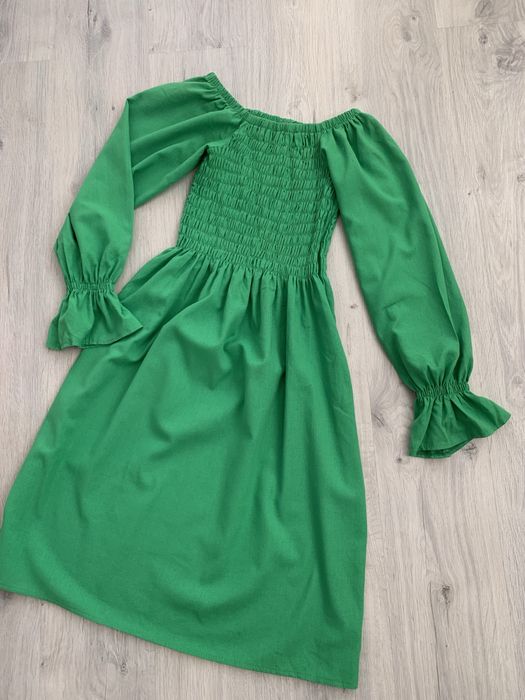 Літня зелена сукня