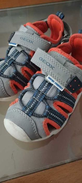 Sandálias GEOX - tamanho 24 (como novas)