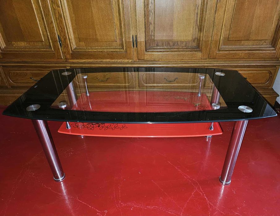 Stolik kawowy ze szklanym blatem