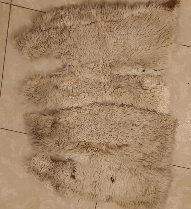 Skóra owcza, na dywanik 2 kawalki