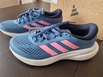 Adidas Supernova.  R.38