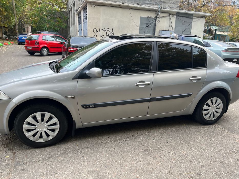 Авто Renault 2004 в гарному стані