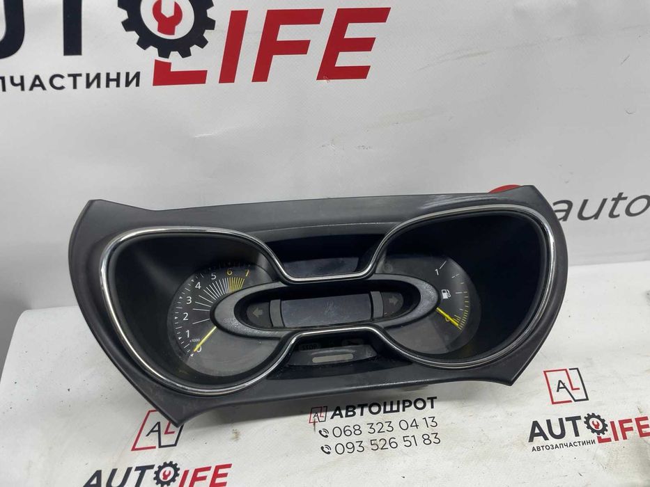 Автомобільний радіотримач та елементи приладної панелі Renault Captur