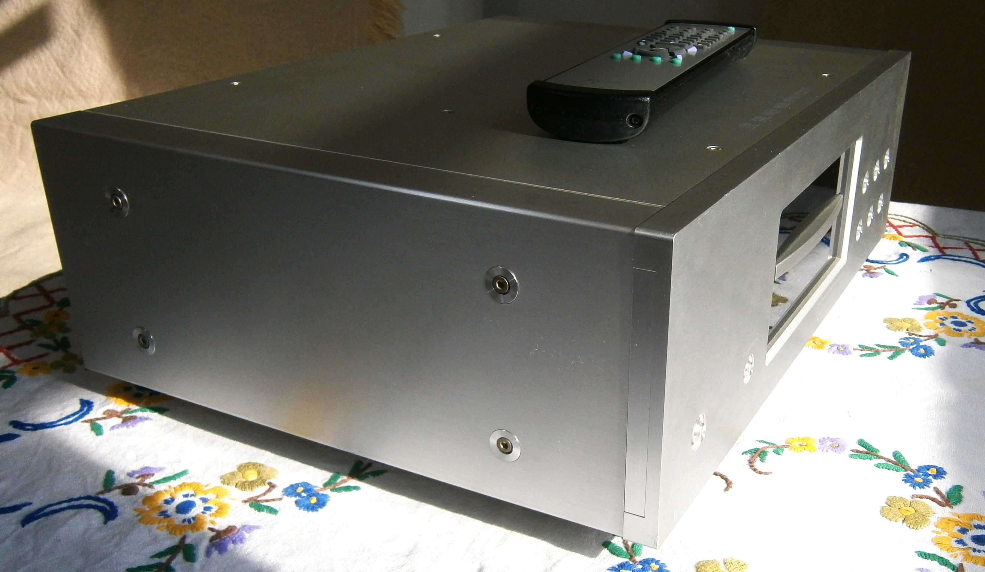 teac esoteric ux1
