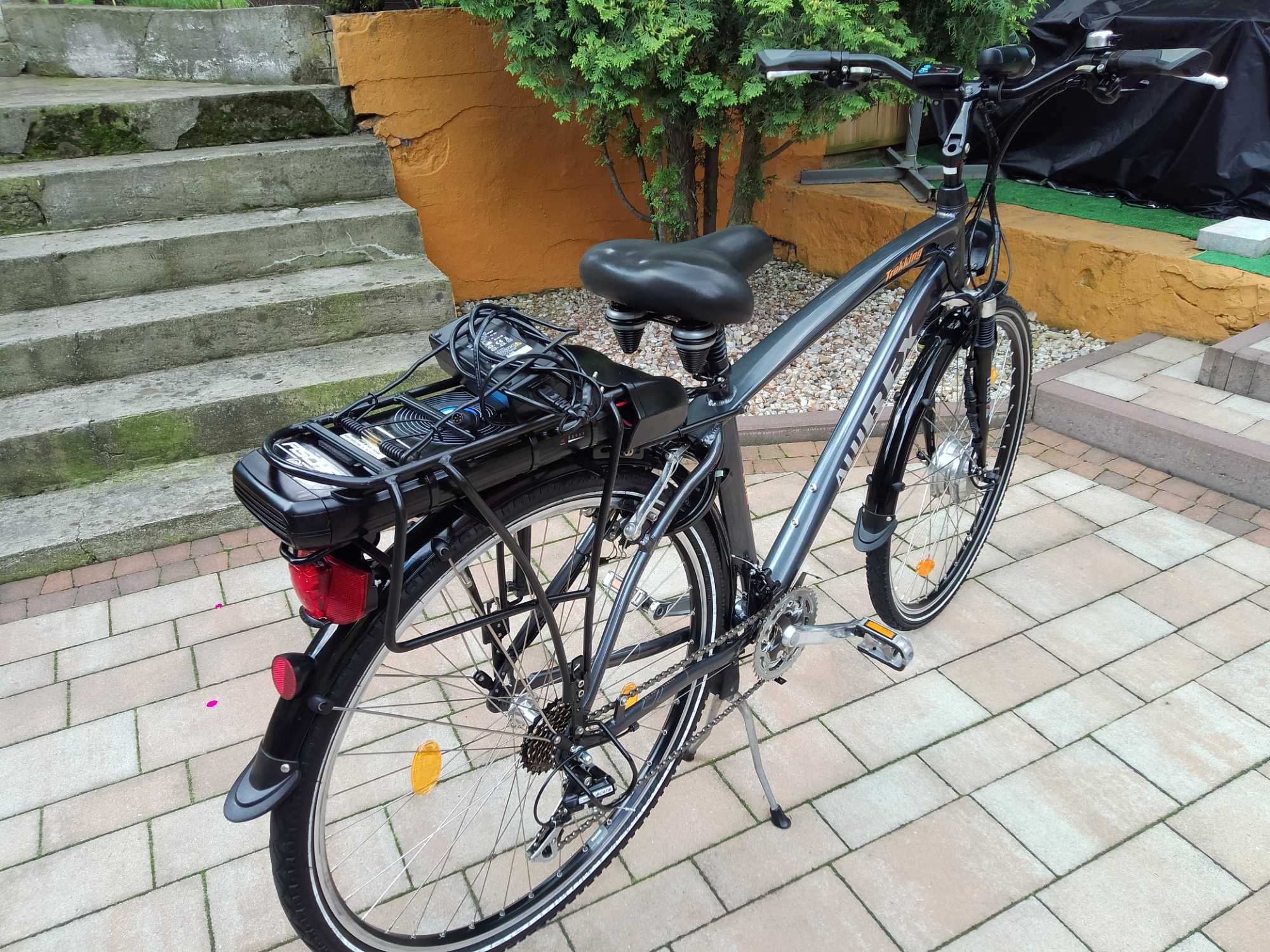 Rower męski ze wspomaganiem elektrycznym