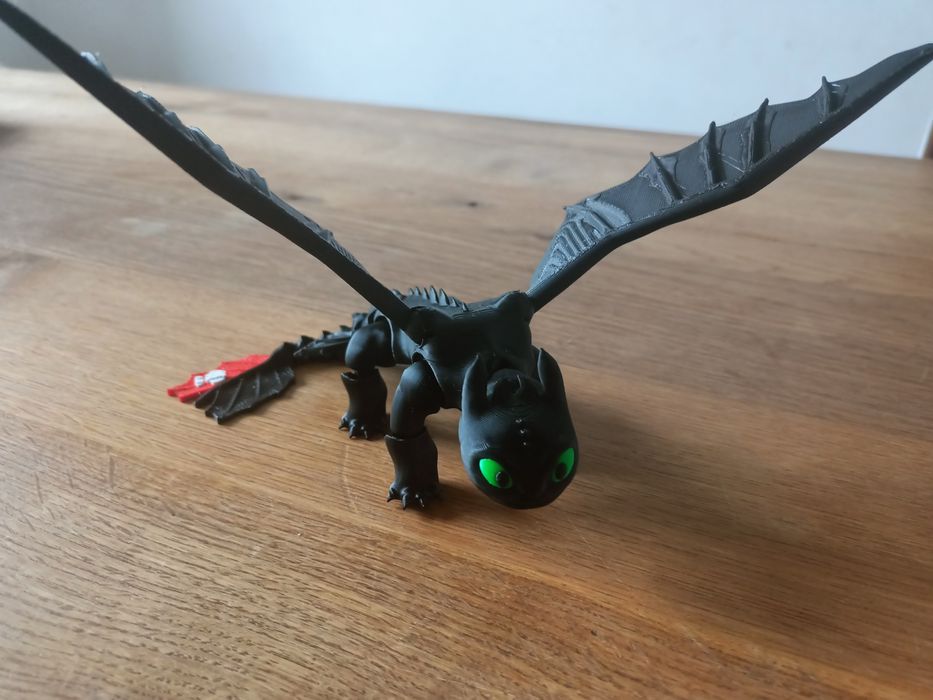 Smok Szczerbatek Jak wytresować smoka Nocna Furia - ruchoma figurka 3d