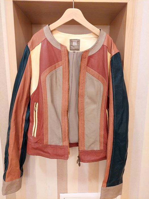 Шкіряна жіноча куртка