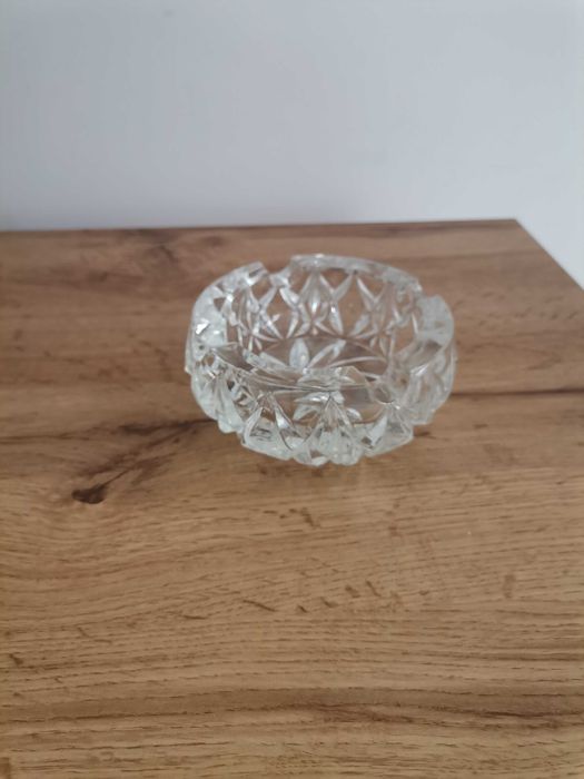 Kryształ z PRL popielniczka