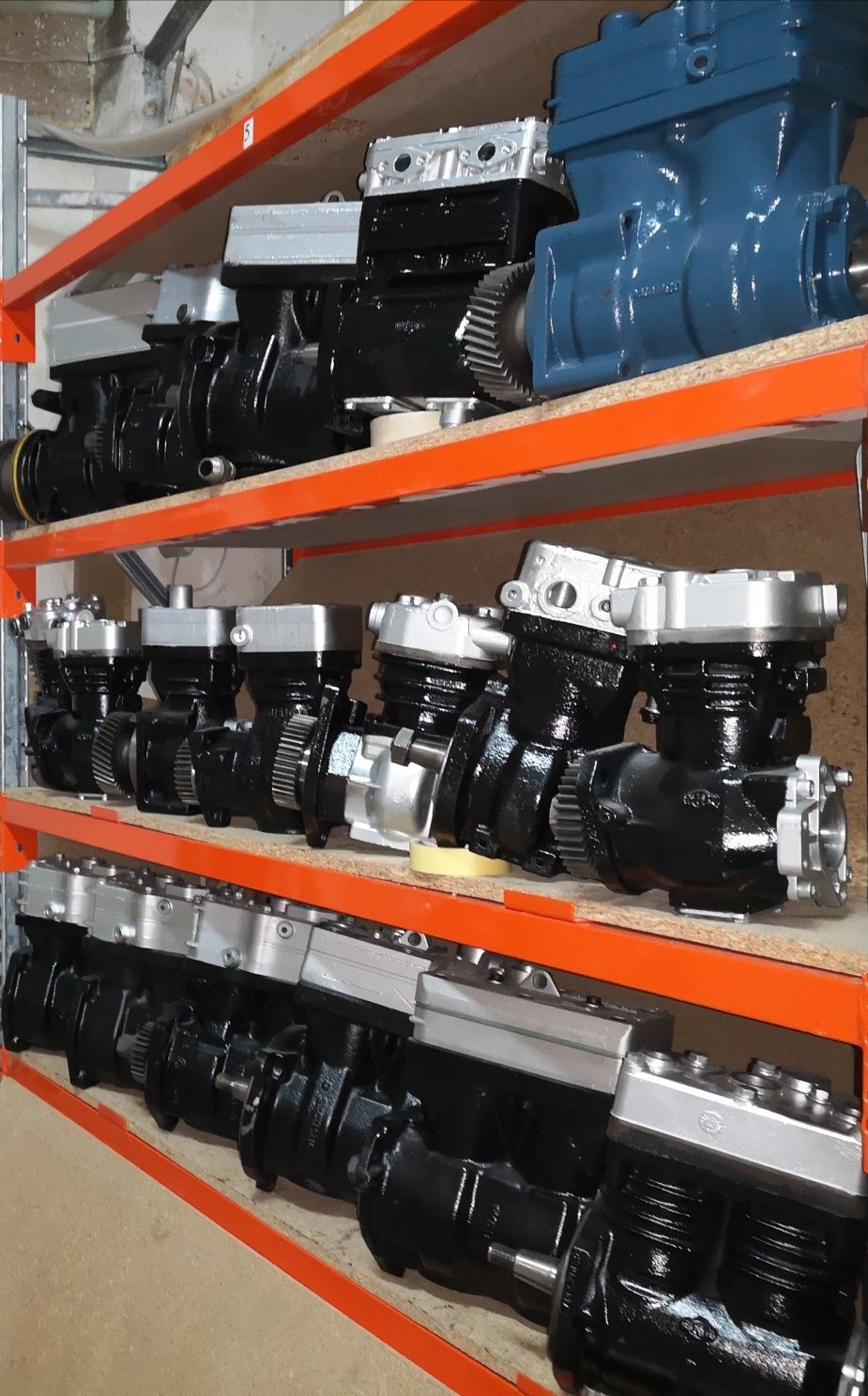 Продам компрессор Wabco 4111510040 на Man LE