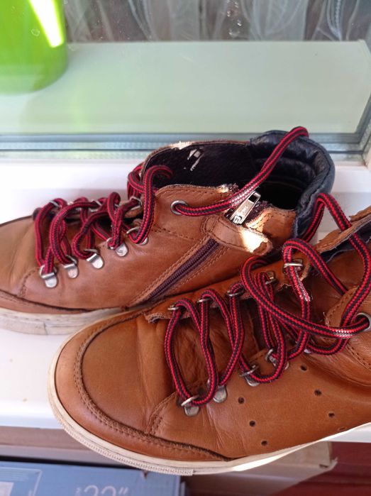 Продам дитячі сапоги для хлопчика та кроссовки.