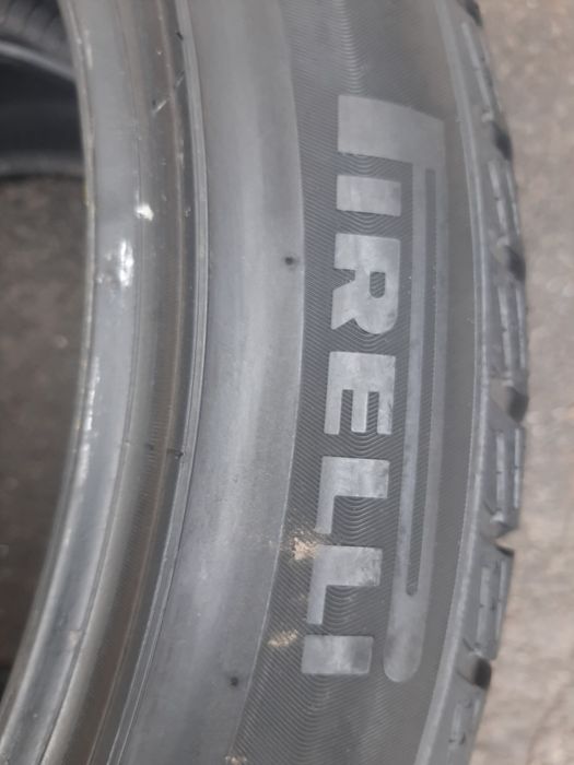 Шини б/у 245/45R19 Pirelli зима 2 шт.