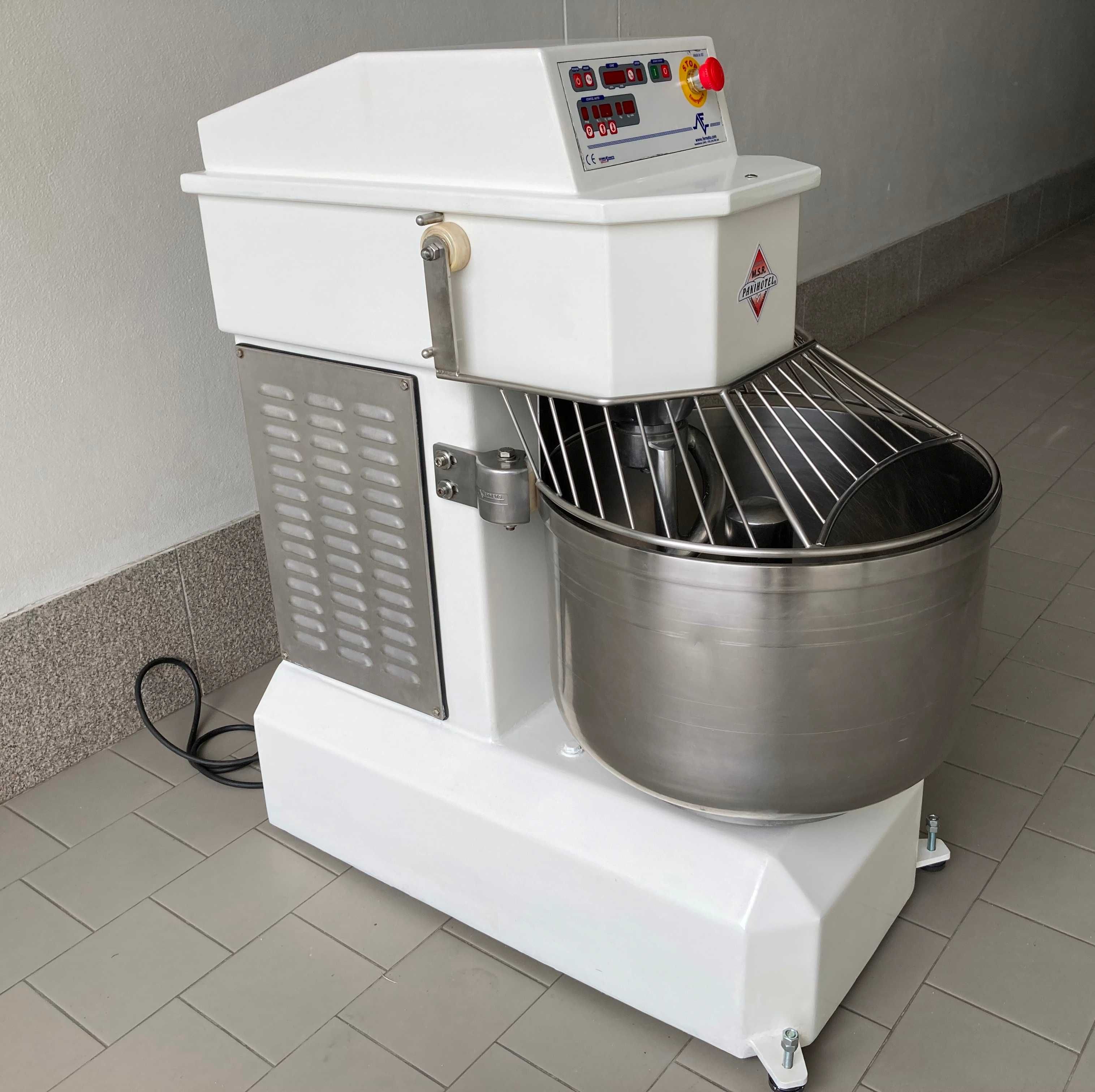 Amassadeira espiral Ferneto seminova 35 kg farinha