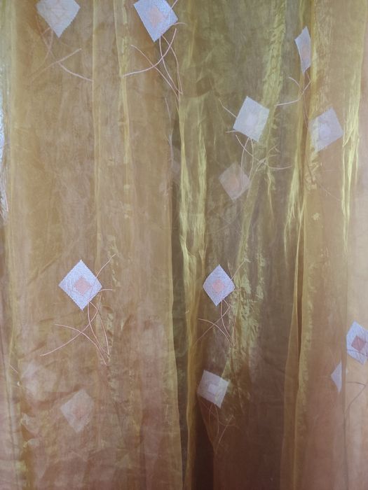 Тюль жёлтого цвета