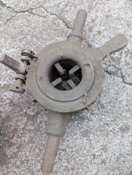 Клупп для нарезания резьбы