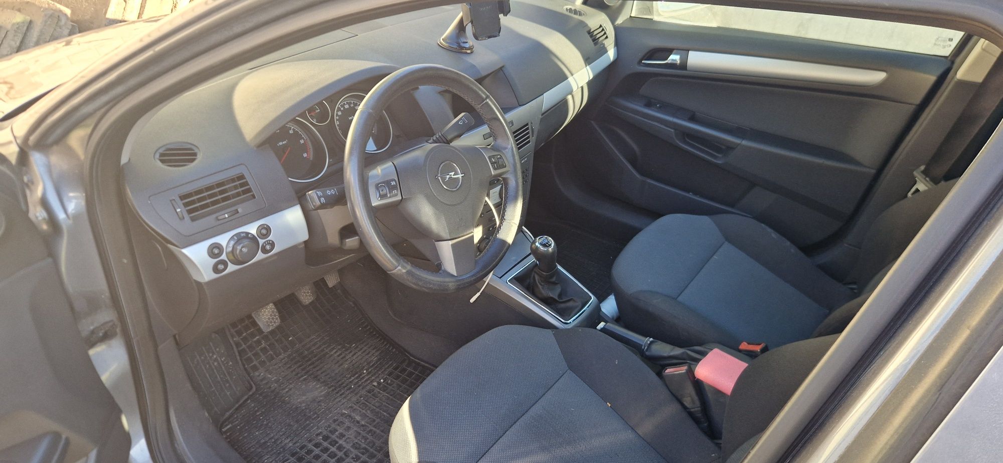 Opel Astra h 2006 klimatyzacja 1.9