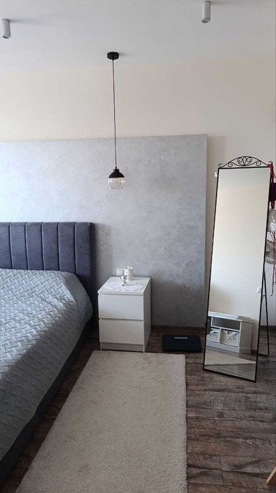 Продаю 2к квартиру в центрі біля стометрівки в новобудові.Документи є