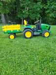 Traktorek John Deere