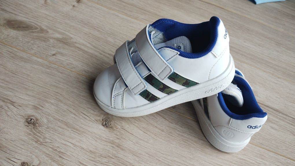 Buty dziecięce Adidas rozmiar 25 Wkładka 14,5c GRATIS SANDAŁKI m