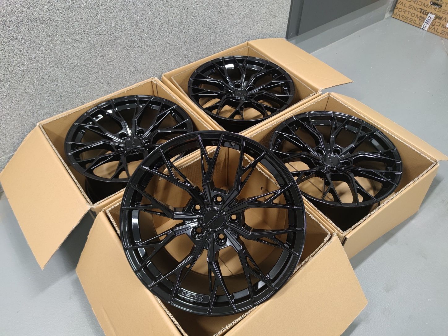 Felgi Arceo Roma 20 " 5x112 czarny połysk