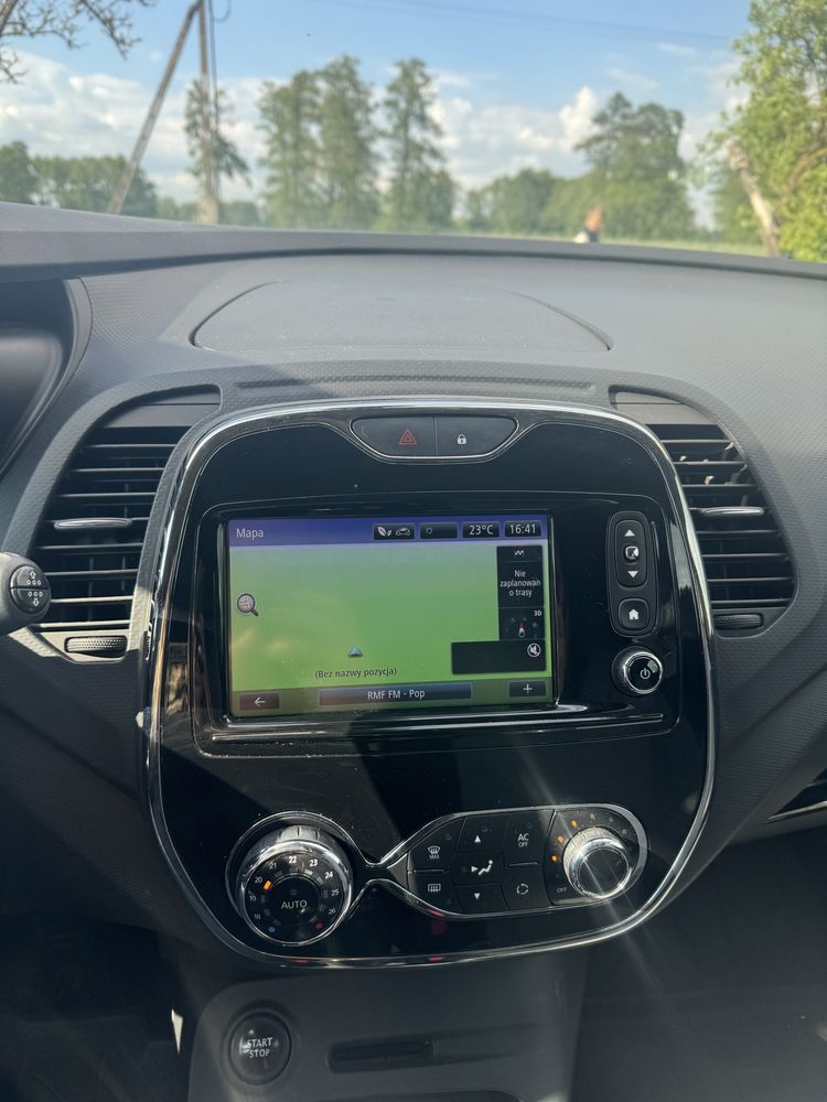 Renault Captur bogata wersja key less start stop tablet navi
